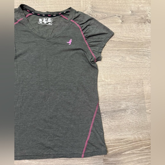 •NEW BALANCE• TEE - Picture 2 of 6